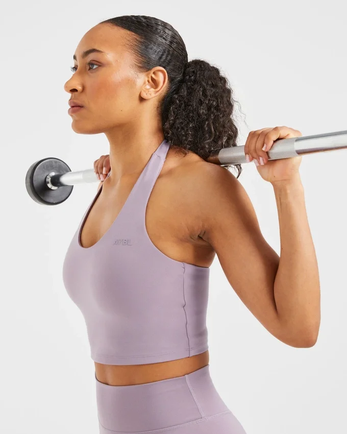 Unverzichtbares Crop-Top mit Neckholder