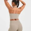 Unverzichtbares Crop-Top mit Neckholder