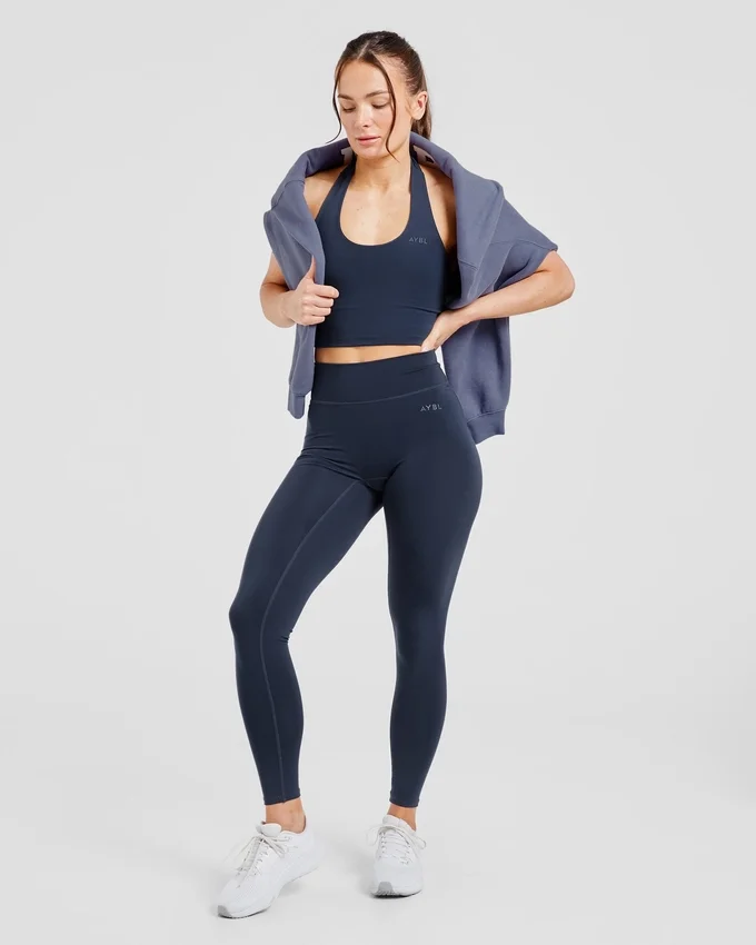 Unverzichtbares Crop-Top mit Neckholder