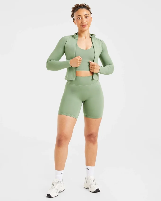 Unverzichtbares Crop-Top mit Neckholder