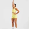 Unverzichtbares Crop-Top mit Neckholder