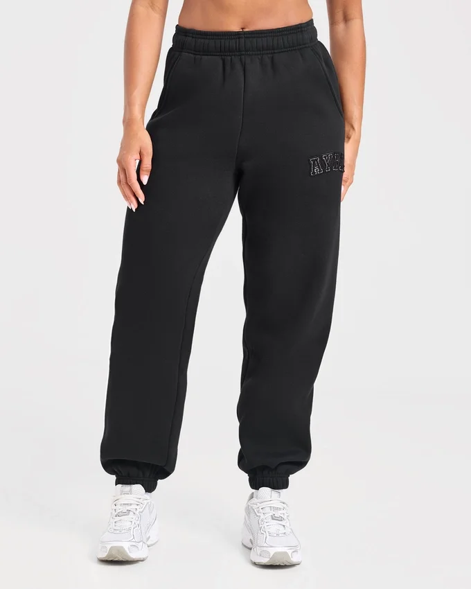 Varsity Applique Oversized-Jogginghose
