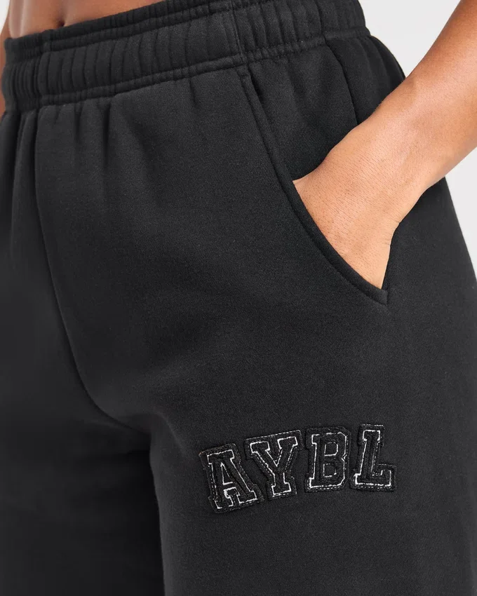 Varsity Applique Oversized-Jogginghose