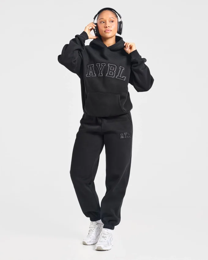 Varsity Applique Oversized-Jogginghose